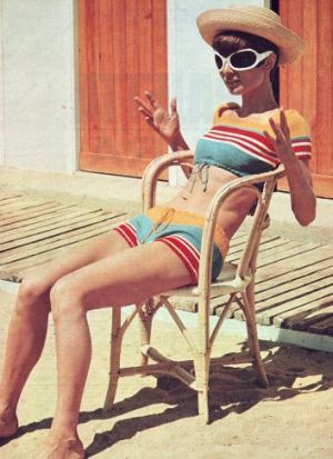 Pictures of Audrey Hepburn - audrey_hepburn swimsuit.jpg
